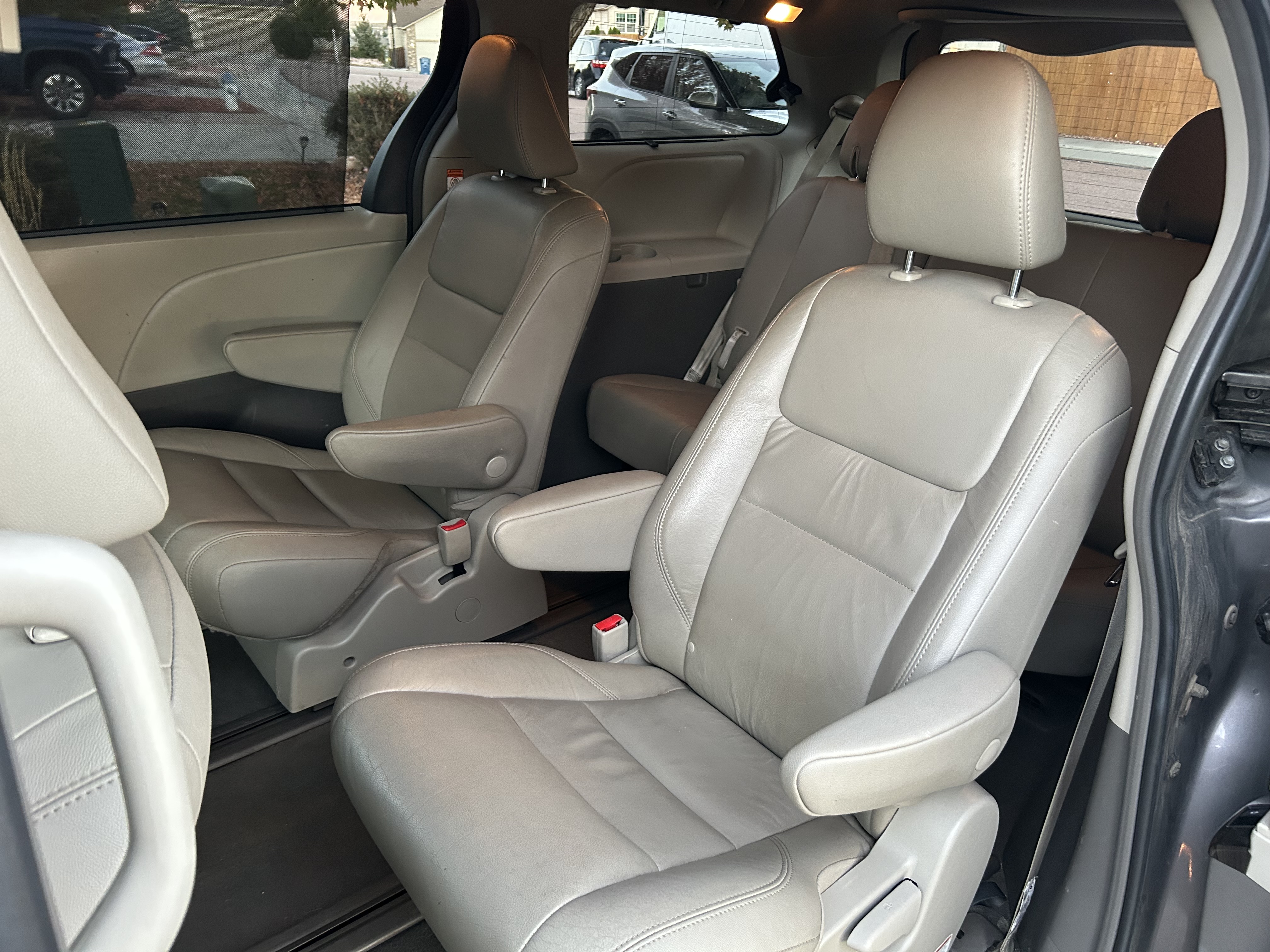 Used 2019 Toyota Sienna XLE Premium AWD/4WD image 19