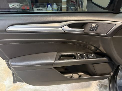 Used 2016 Ford Fusion Titanium image 20