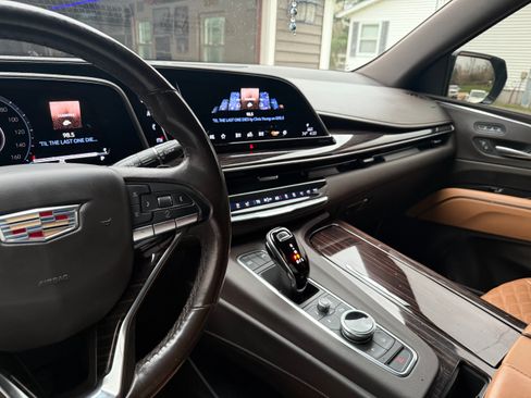 Used 2021 Cadillac Escalade Sport w/ Driver Assist Tech Package image 22