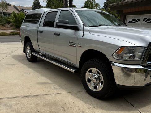Used 2017 RAM 2500 Tradesman w/ Chrome Appearance Group AWD/4WD image 4