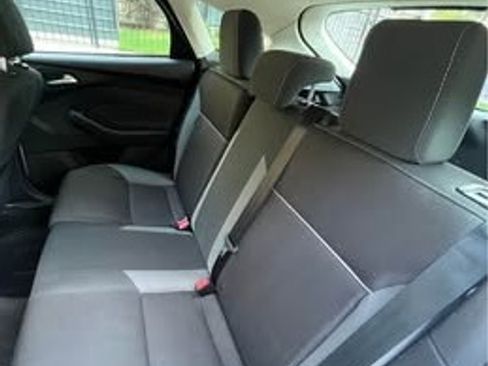 Used 2014 Ford Focus SE FWD image 8