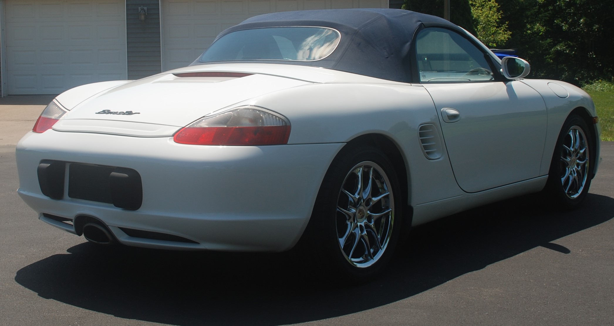 Used 2004 Porsche Boxster RWD image 2