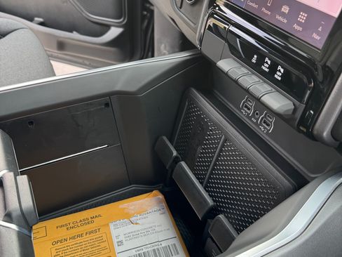 Used 2025 RAM 1500 Big Horn image 10