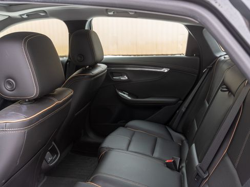 Used 2016 Chevrolet Impala LTZ w/ Enhanced Convenience Package image 15