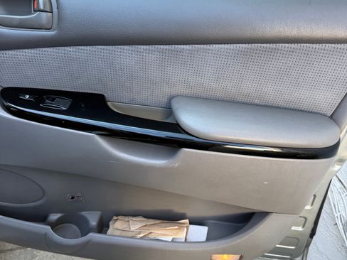 Used 2004 Toyota Sienna LE FWD image 17