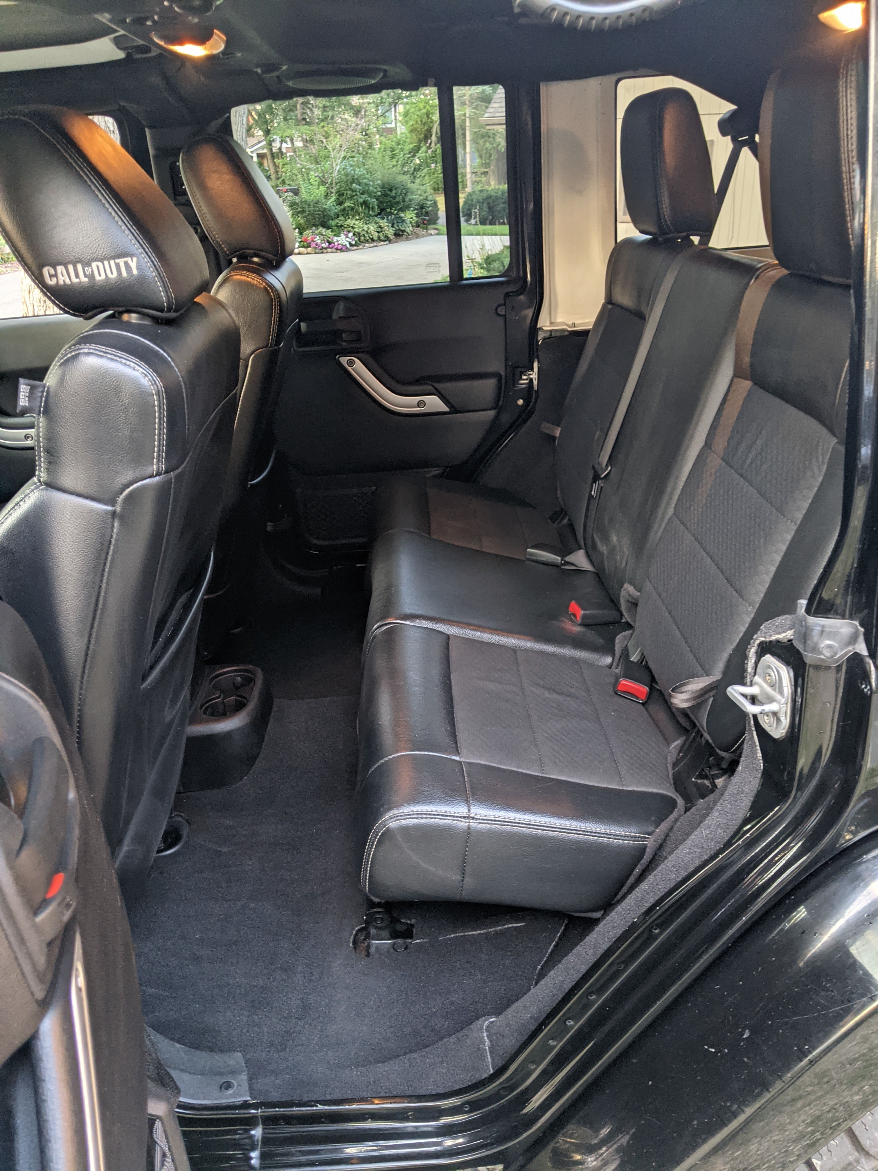 Used 2012 Jeep Wrangler Unlimited Rubicon AWD/4WD image 19