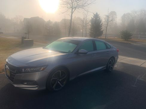 Used 2020 Honda Accord Sport image 2