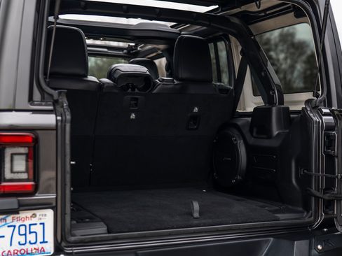 Used 2019 Jeep Wrangler Unlimited Sahara image 56