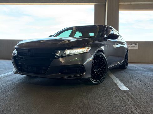Used 2020 Honda Accord Sport image 2