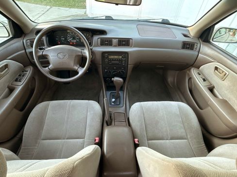 Used 2001 Toyota Camry LE image 10