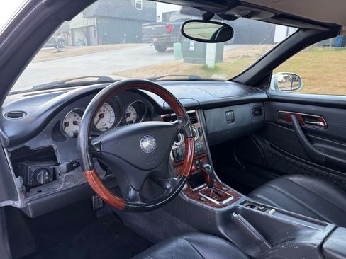 Used 2001 Mercedes-Benz SLK 320 image 8
