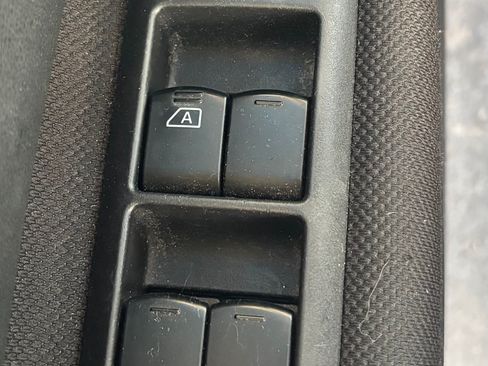 Used 2013 Nissan Rogue S image 16