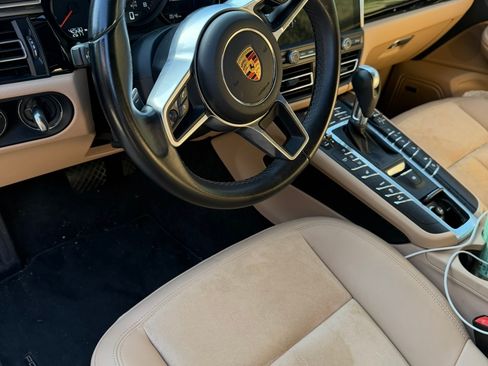 Used 2021 Porsche Macan AWD/4WD image 8