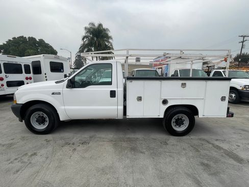 Used 2003 Ford F250 XL image 2