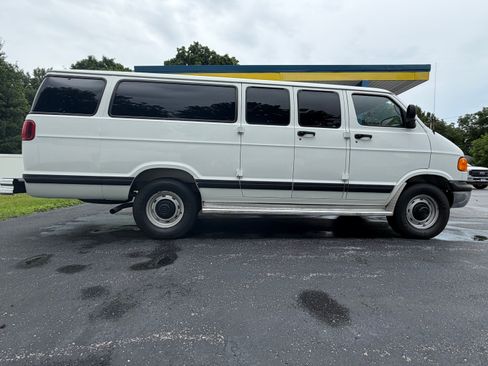 Used 2001 Dodge B3500 RWD image 12