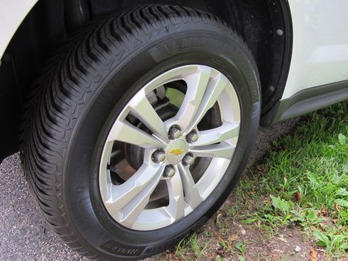 Used 2011 Chevrolet Equinox LT w/ Driver Convenience Package image 5