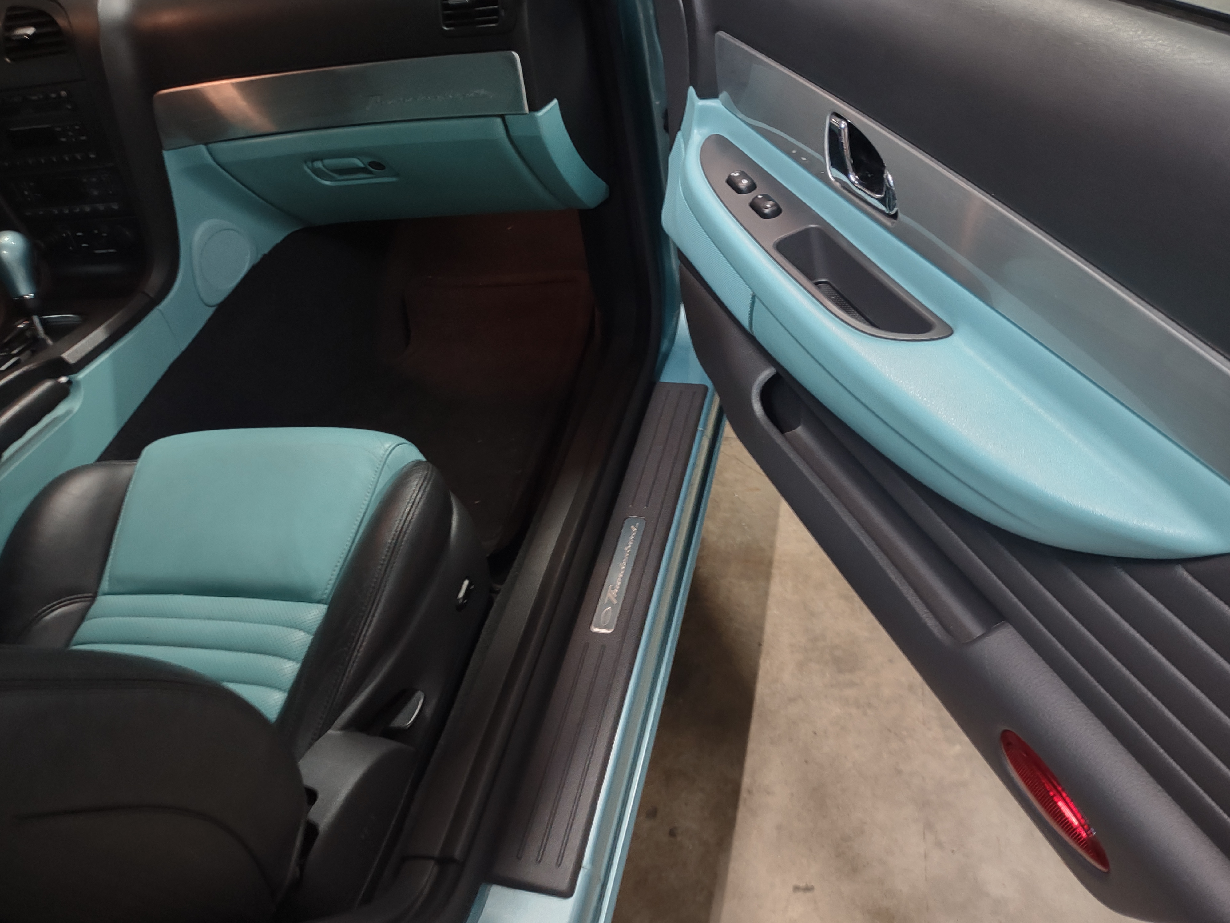 Used 2002 Ford Thunderbird RWD image 8