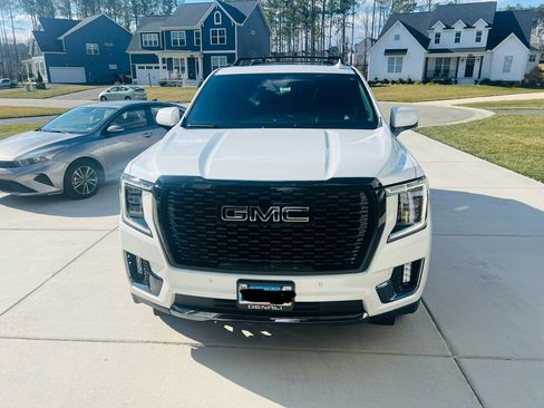 Used 2023 GMC Yukon XL Denali w/ Denali Reserve Package image 18