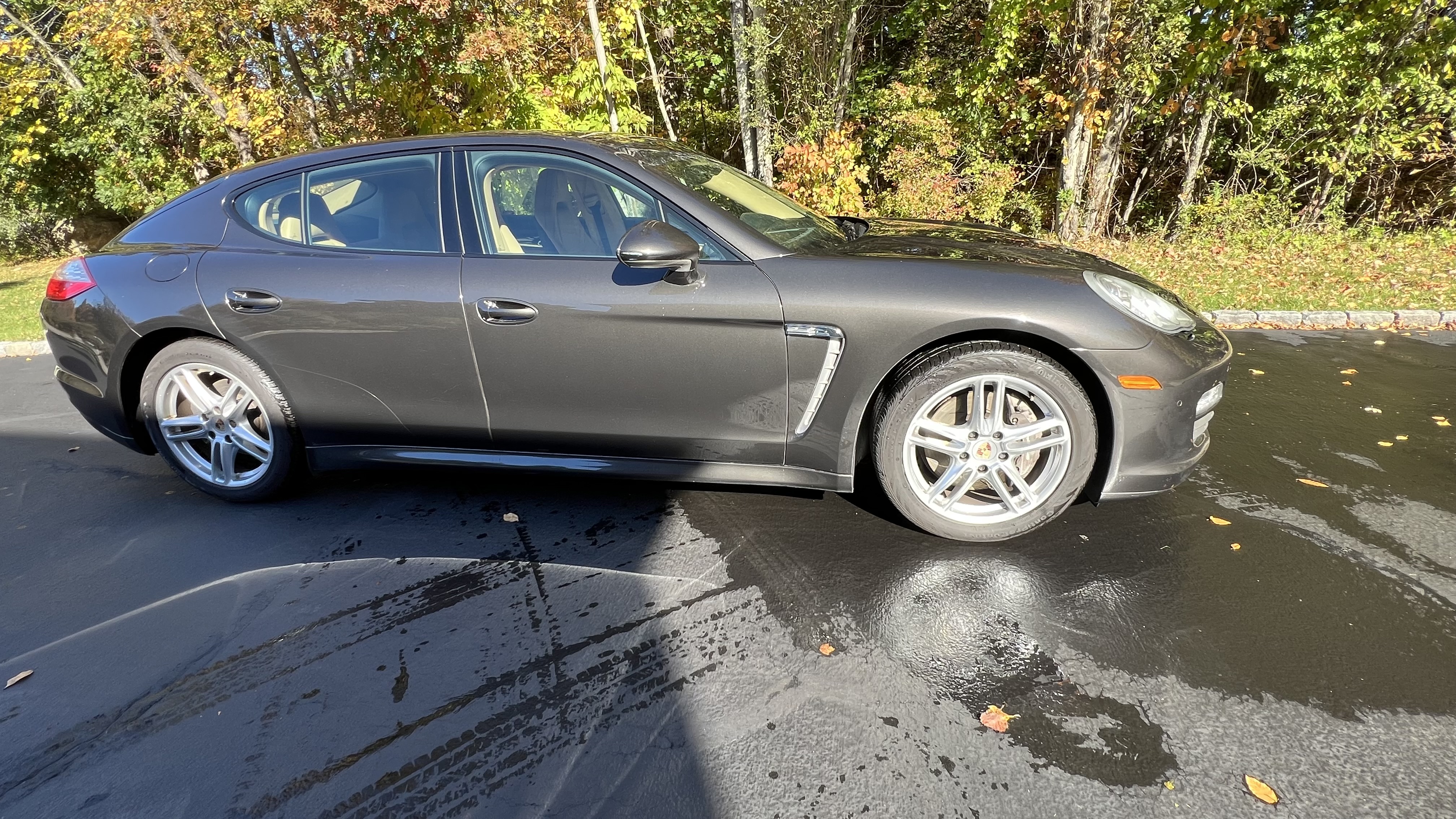 Used 2013 Porsche Panamera 4 Platinum Edition AWD/4WD image 5