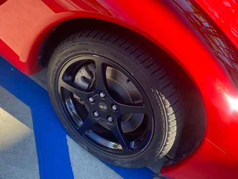 Used 2004 Chevrolet Corvette Coupe w/ Preferred Equipment Group image 12