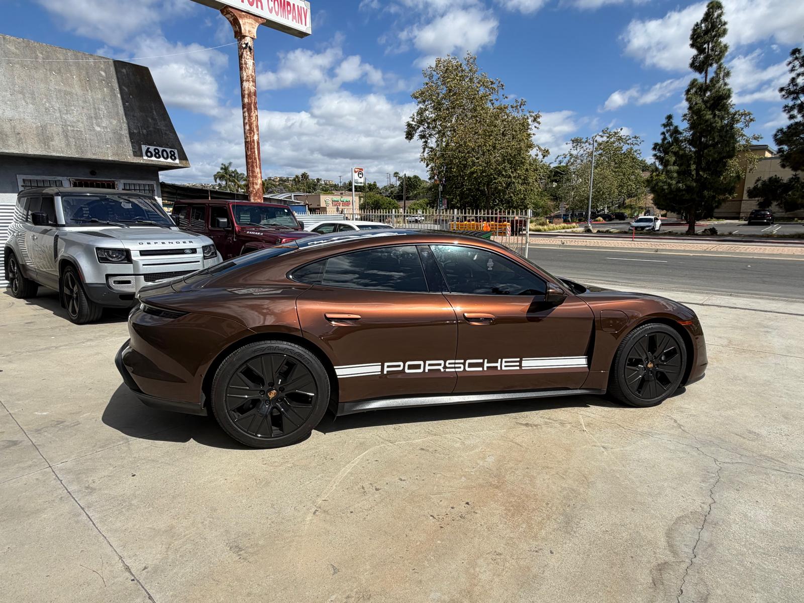 Used 2022 Porsche Taycan RWD image 11