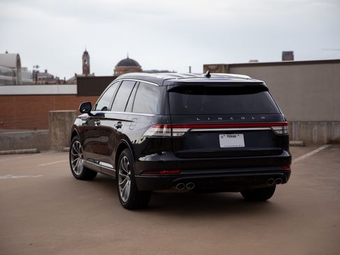 Used 2020 Lincoln Aviator Grand Touring AWD/4WD image 5