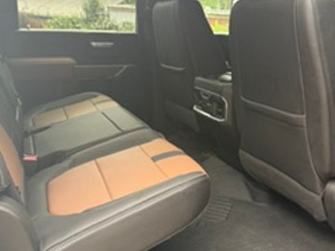 Used 2021 Chevrolet Silverado 2500 High Country w/ Technology Package AWD/4WD image 7