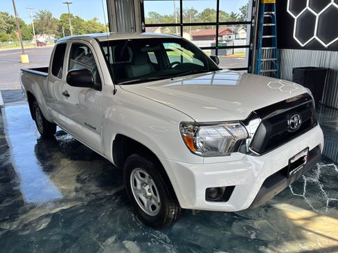 Used 2015 Toyota Tacoma 2WD Access Cab w/ SR5 Package image 4