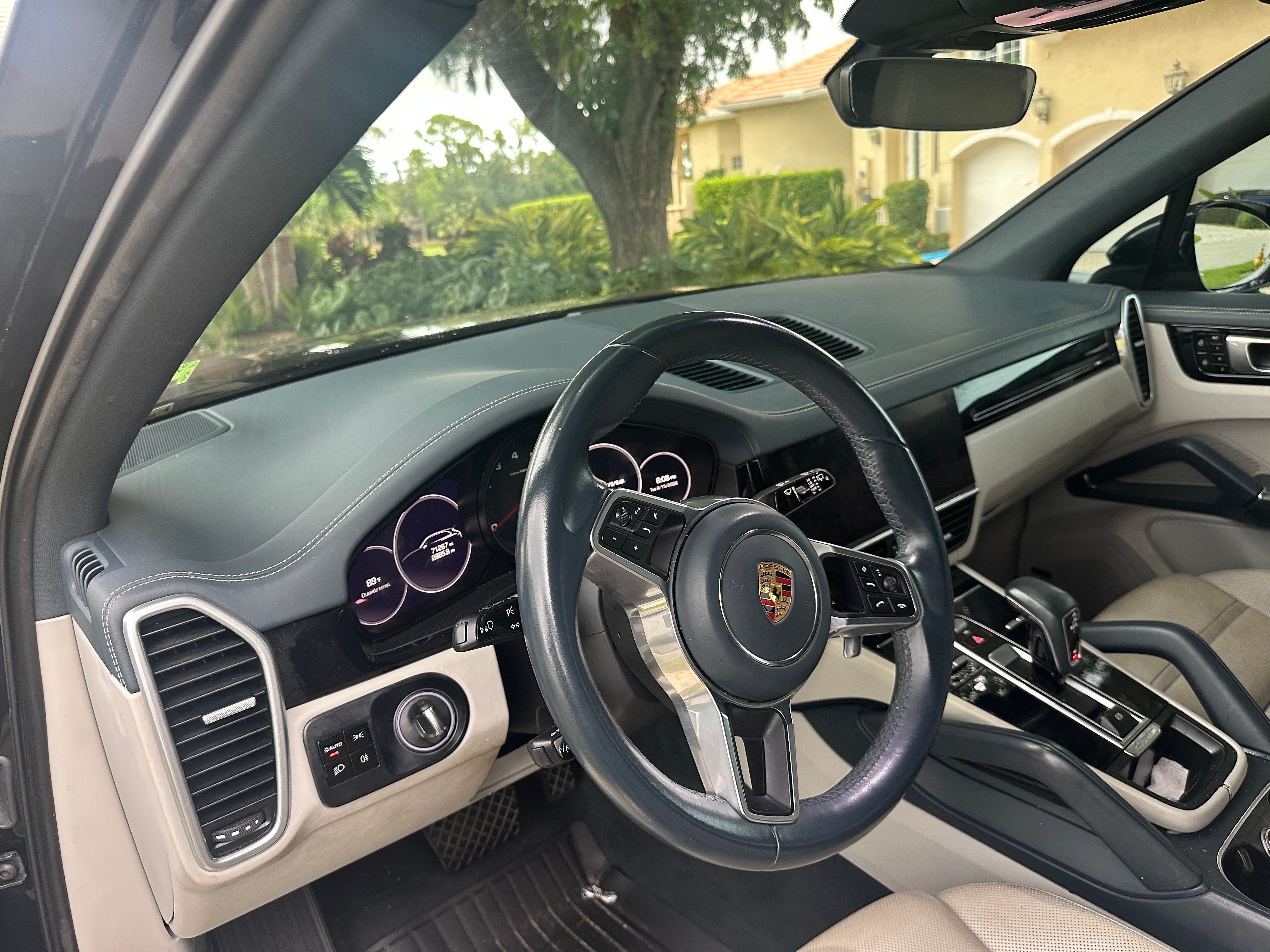 Used 2021 Porsche Cayenne AWD/4WD image 4