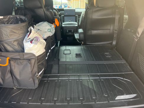 Used 2025 GMC Yukon Elevation w/ Elevation Premium Package image 12