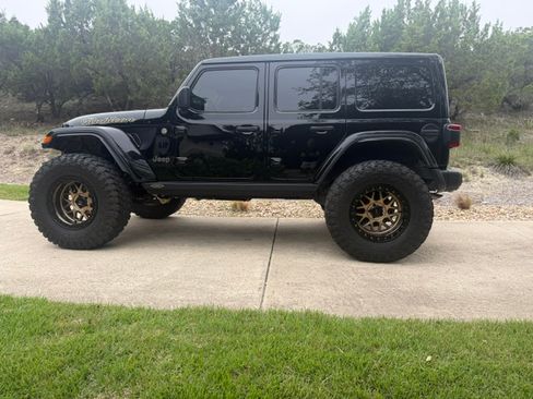 Used 2021 Jeep Wrangler Unlimited Rubicon AWD/4WD image 2