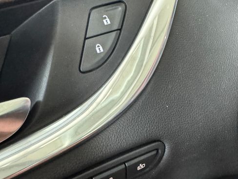 Used 2018 Buick Enclave Avenir w/ Trailering Package FWD image 9