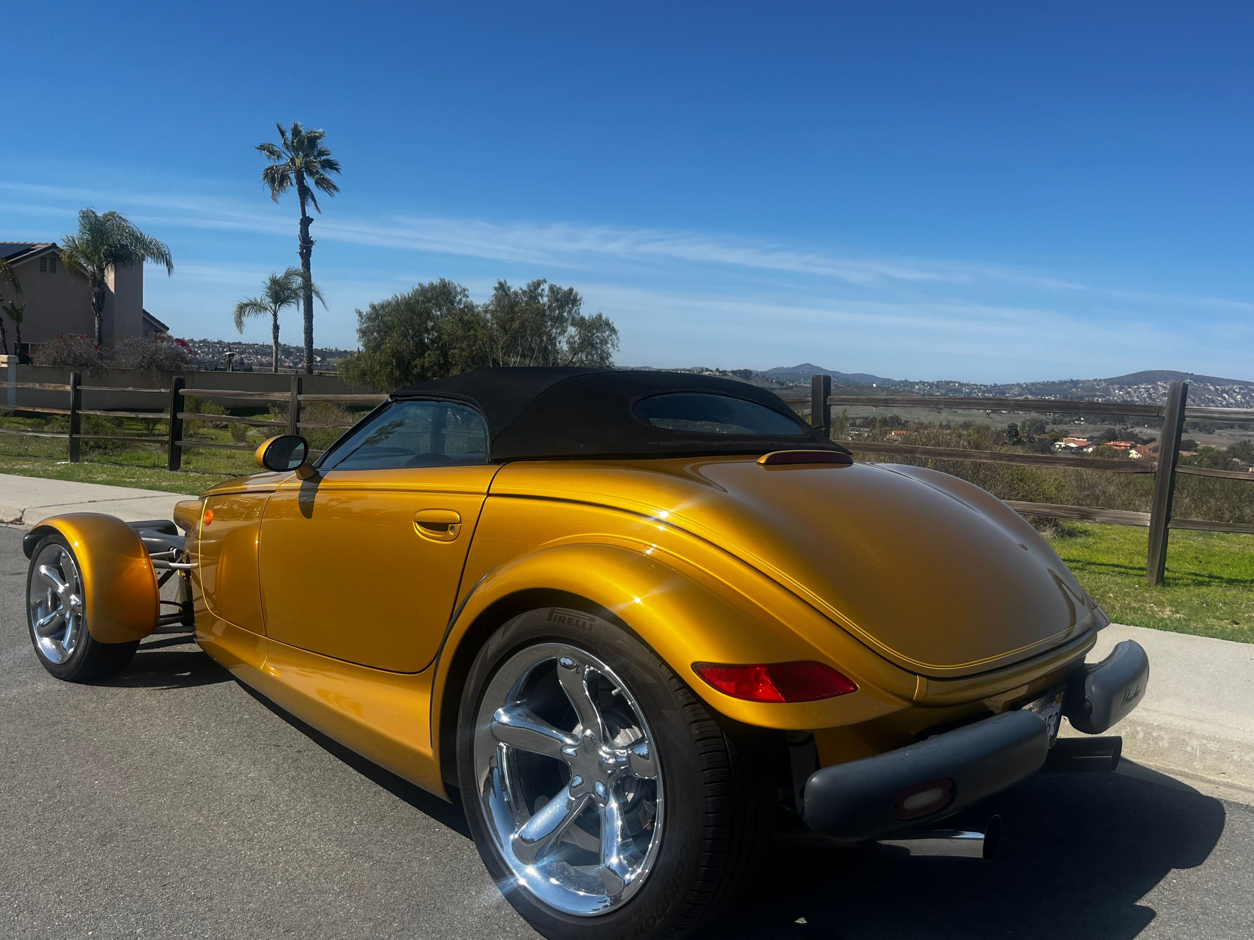 Used 2002 Chrysler Prowler RWD image 22
