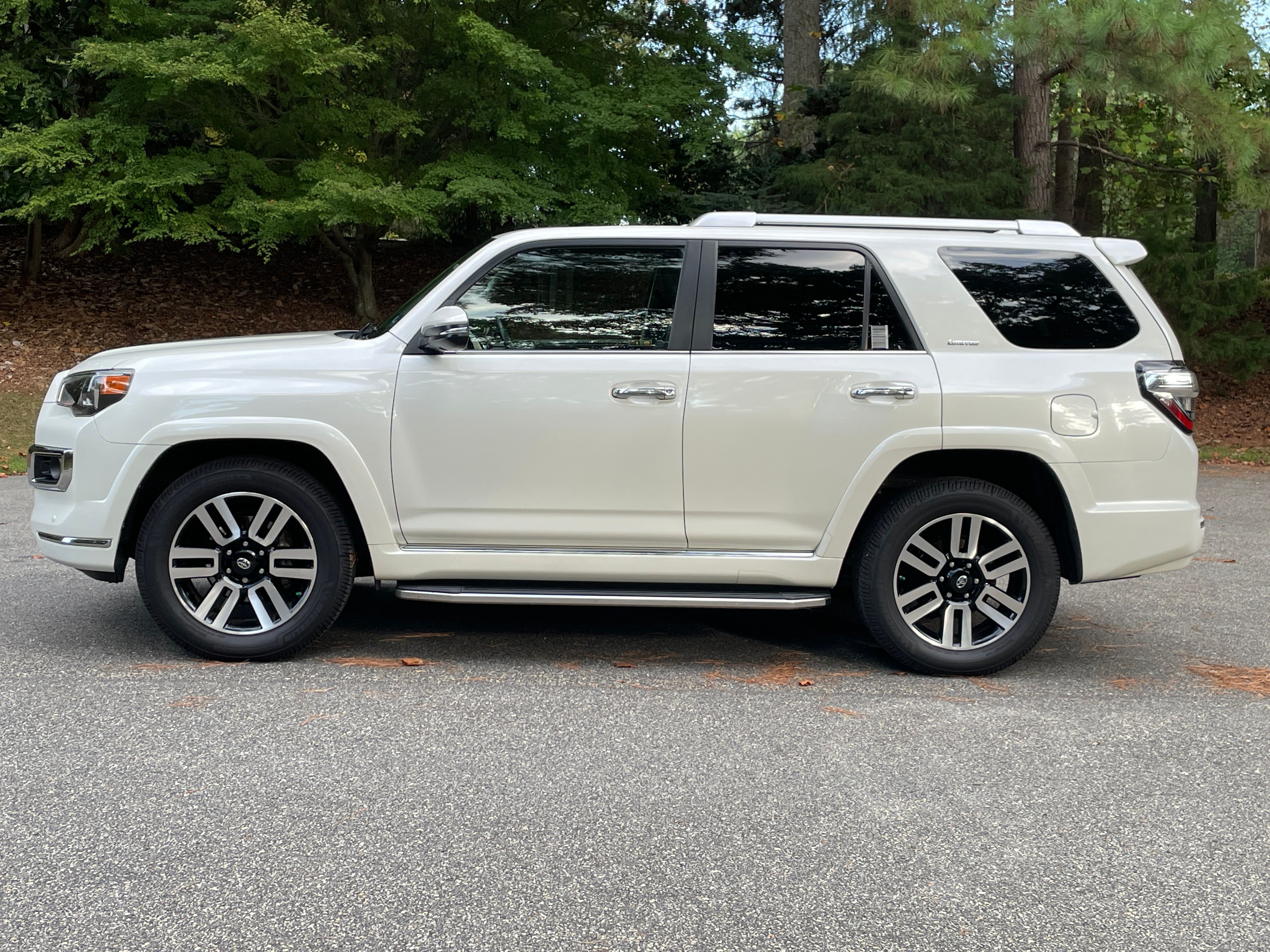 Used 2016 Toyota 4Runner Limited AWD/4WD image 4