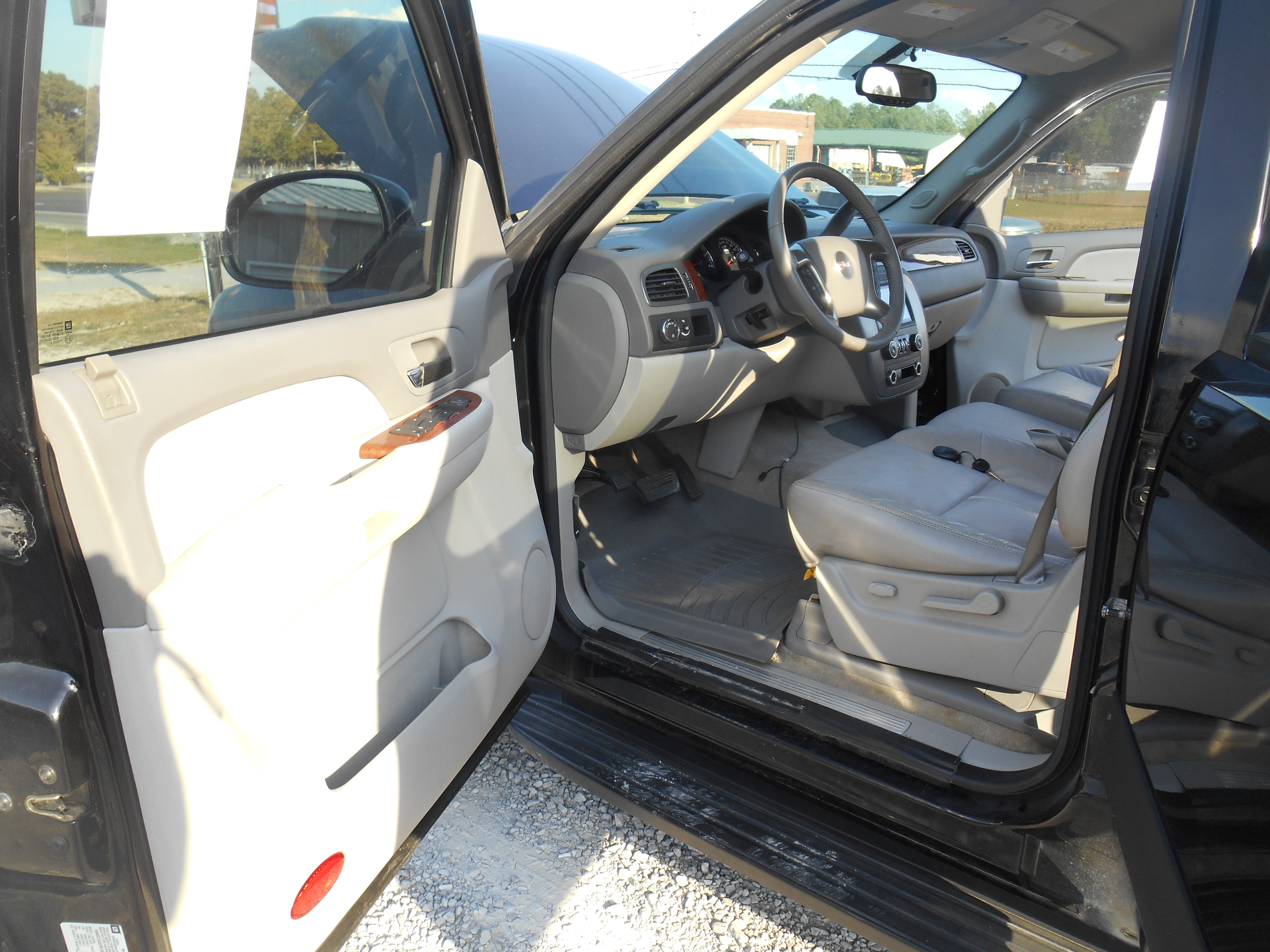 Used 2007 GMC Yukon SLE RWD image 11