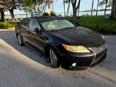 Used 2013 Lexus ES 350 w/ Luxury Pkg