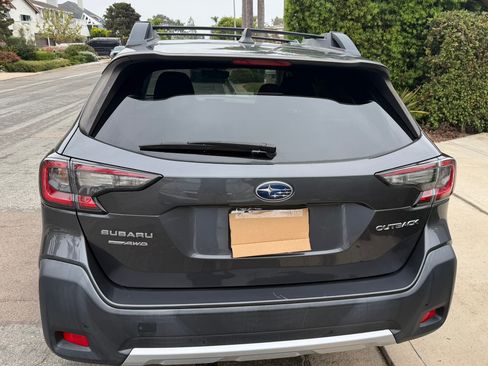 Used 2023 Subaru Outback Limited AWD/4WD image 5