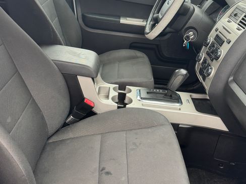 Used 2011 Ford Escape XLT w/ 201A Rapid Spec Order Code image 11