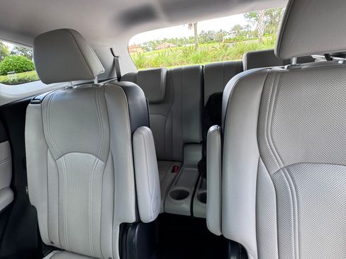 Used 2019 Lexus RX 450hL Premium w/ Premium Package image 15