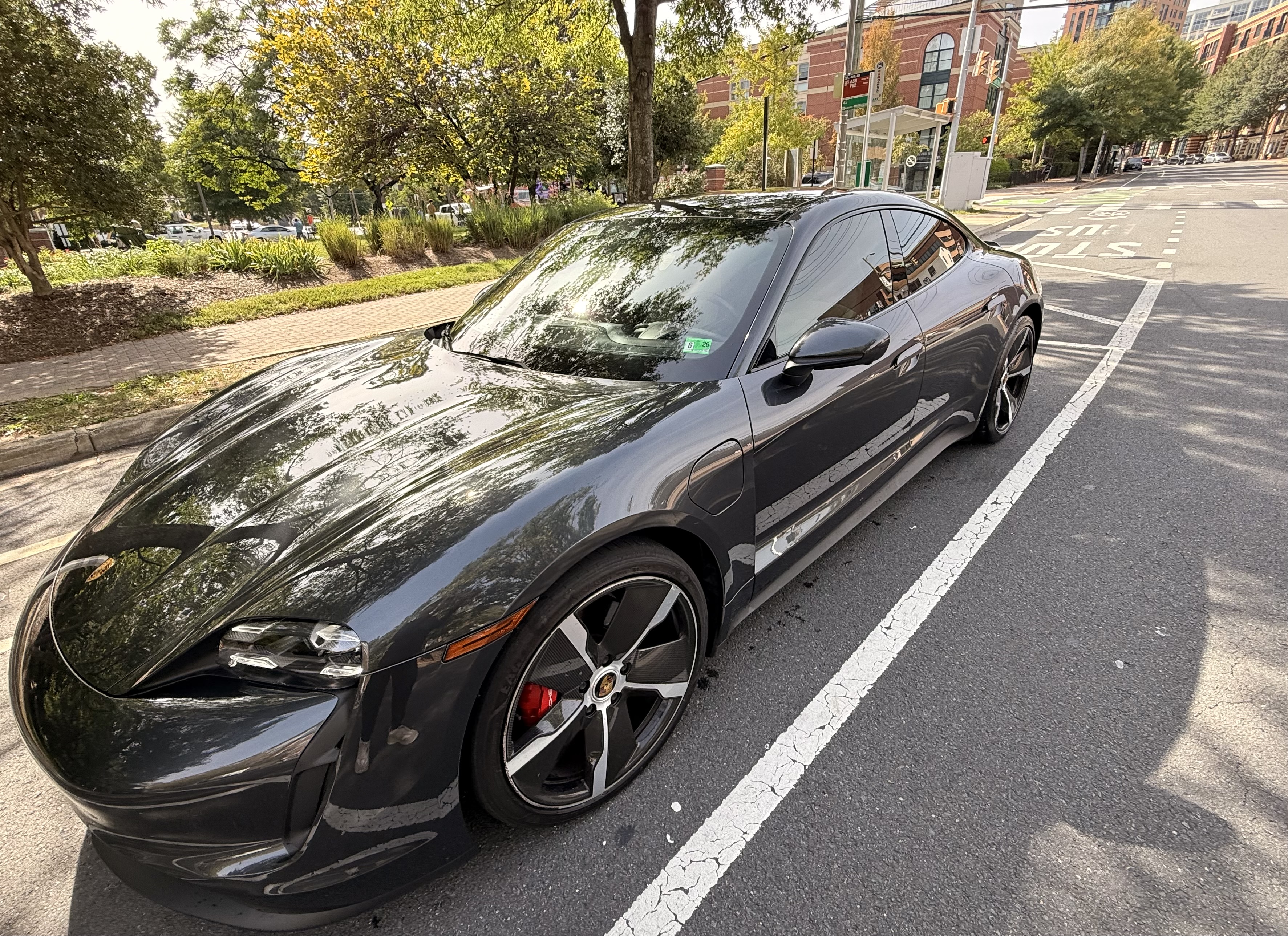 Used 2022 Porsche Taycan 4S AWD/4WD image 10