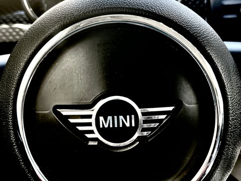 Used 2019 MINI Cooper S w/ Signature Upholstery Package image 10