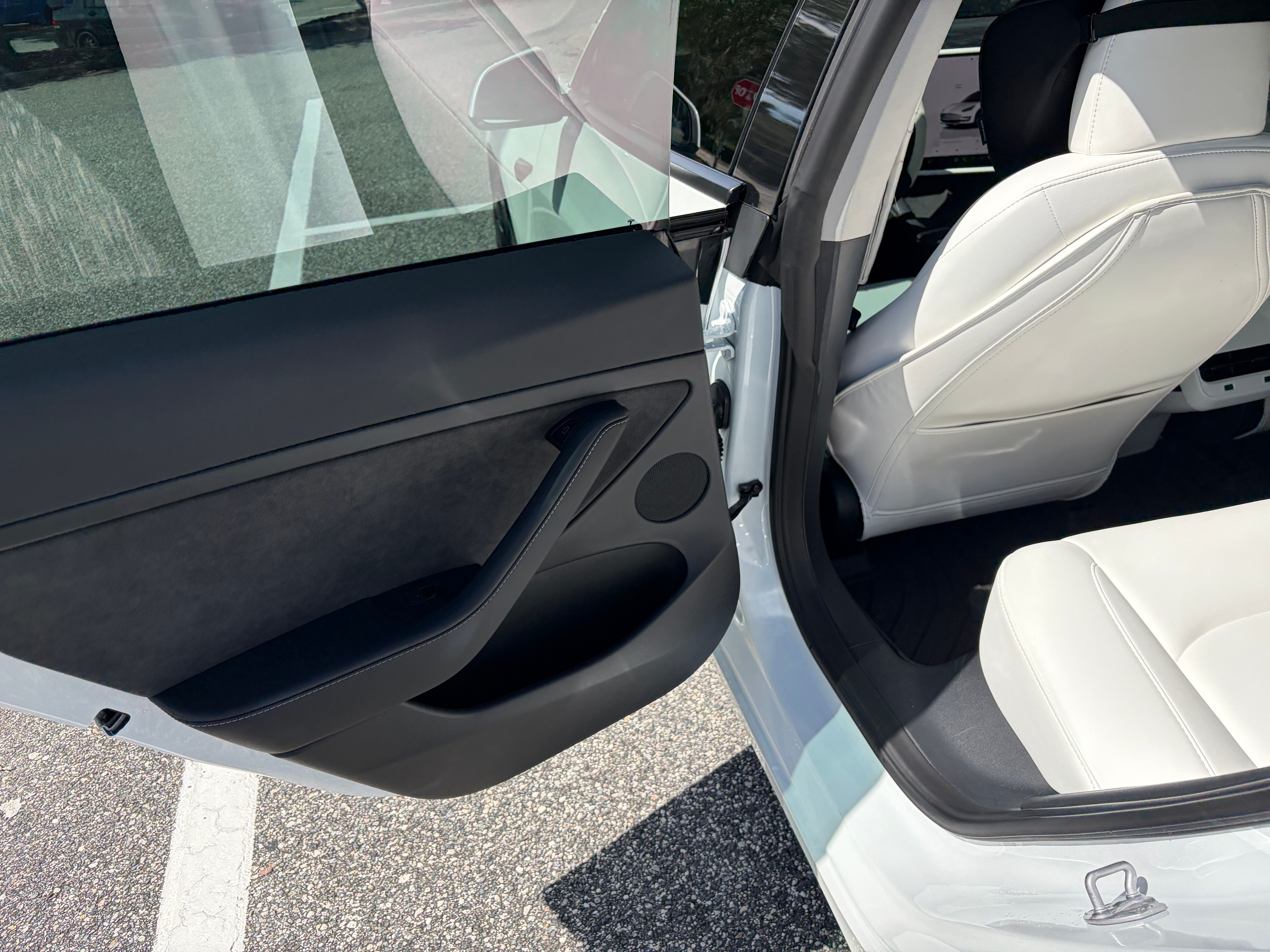 Used 2023 Tesla Model 3 Standard Range RWD image 6