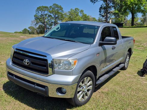 Used 2012 Toyota Tundra SR5 w/ SR5 Pkg image 11