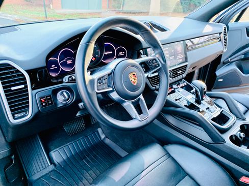 Used 2019 Porsche Cayenne image 10