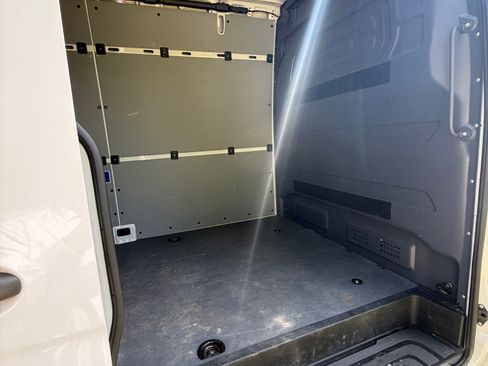 Used 2020 Mercedes-Benz Sprinter 2500 image 12