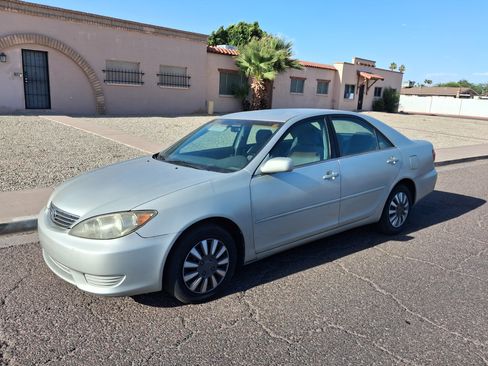 Used 2006 Toyota Camry LE FWD image 9