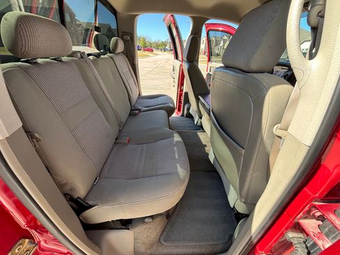 Used 2006 Dodge Ram 2500 Truck SLT image 25