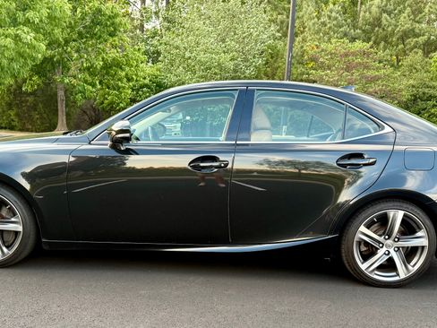 Used 2017 Lexus IS 300 AWD image 8