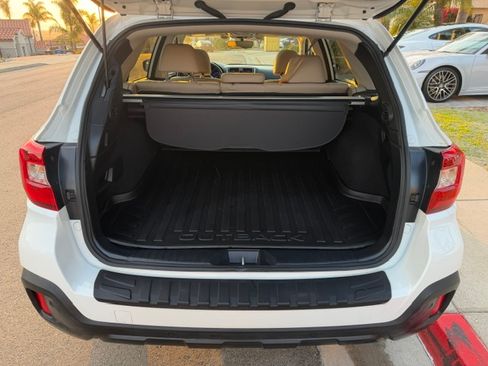 Used 2018 Subaru Outback 2.5i Limited AWD/4WD image 18