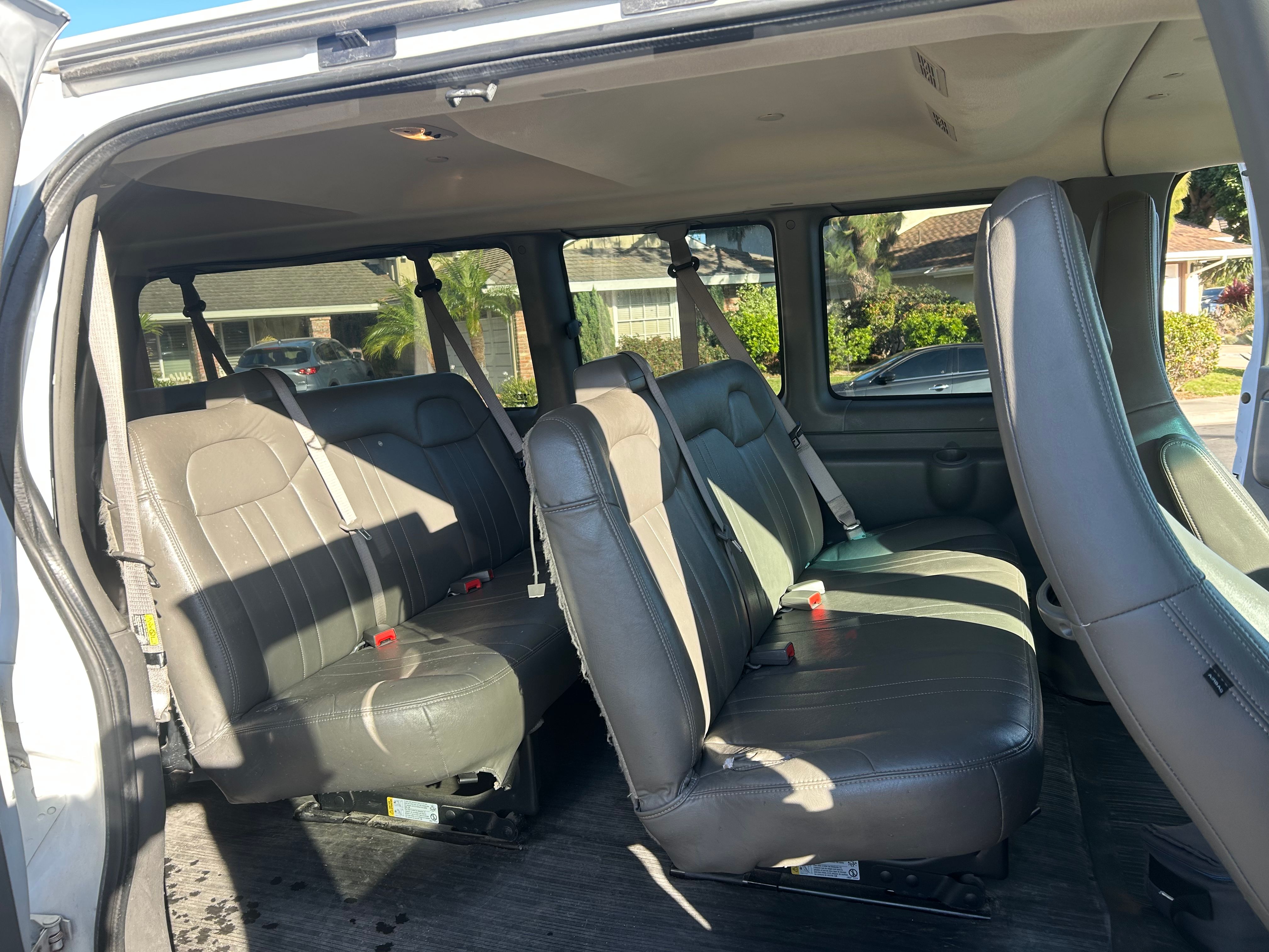 Used 2020 Chevrolet Express 3500 LS RWD image 6